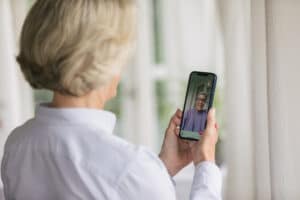 Seniortelefonen - bra, men inte för alla